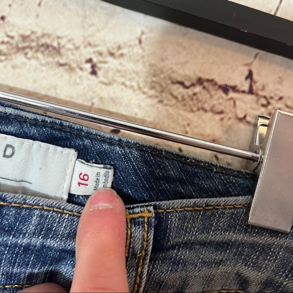 Torrid jean medium wash shorts size 16 - Picture 3 of 5